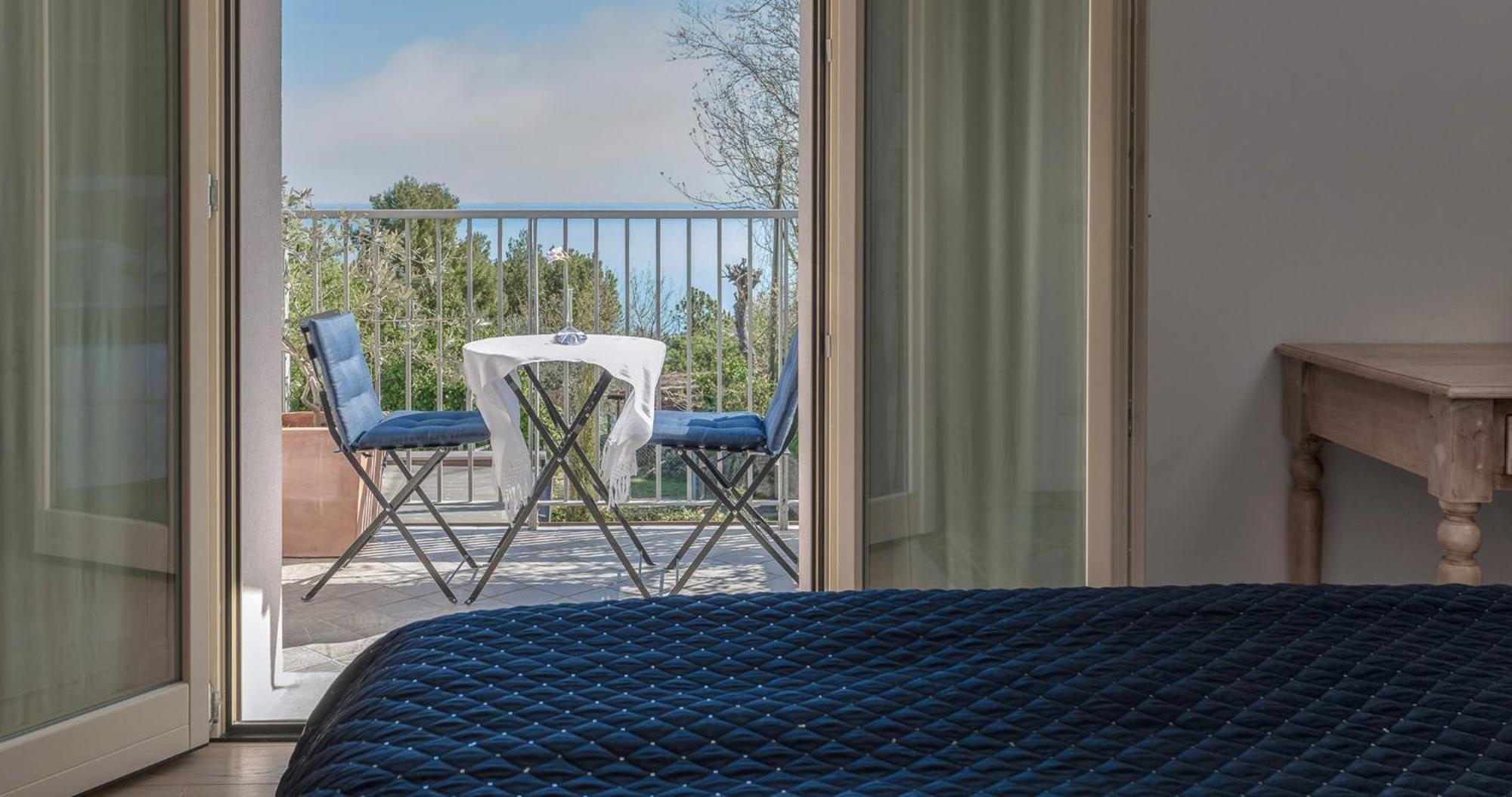 Fiorenzuola Bed & Breakfast Fiorenzuola di Focara Ruang foto